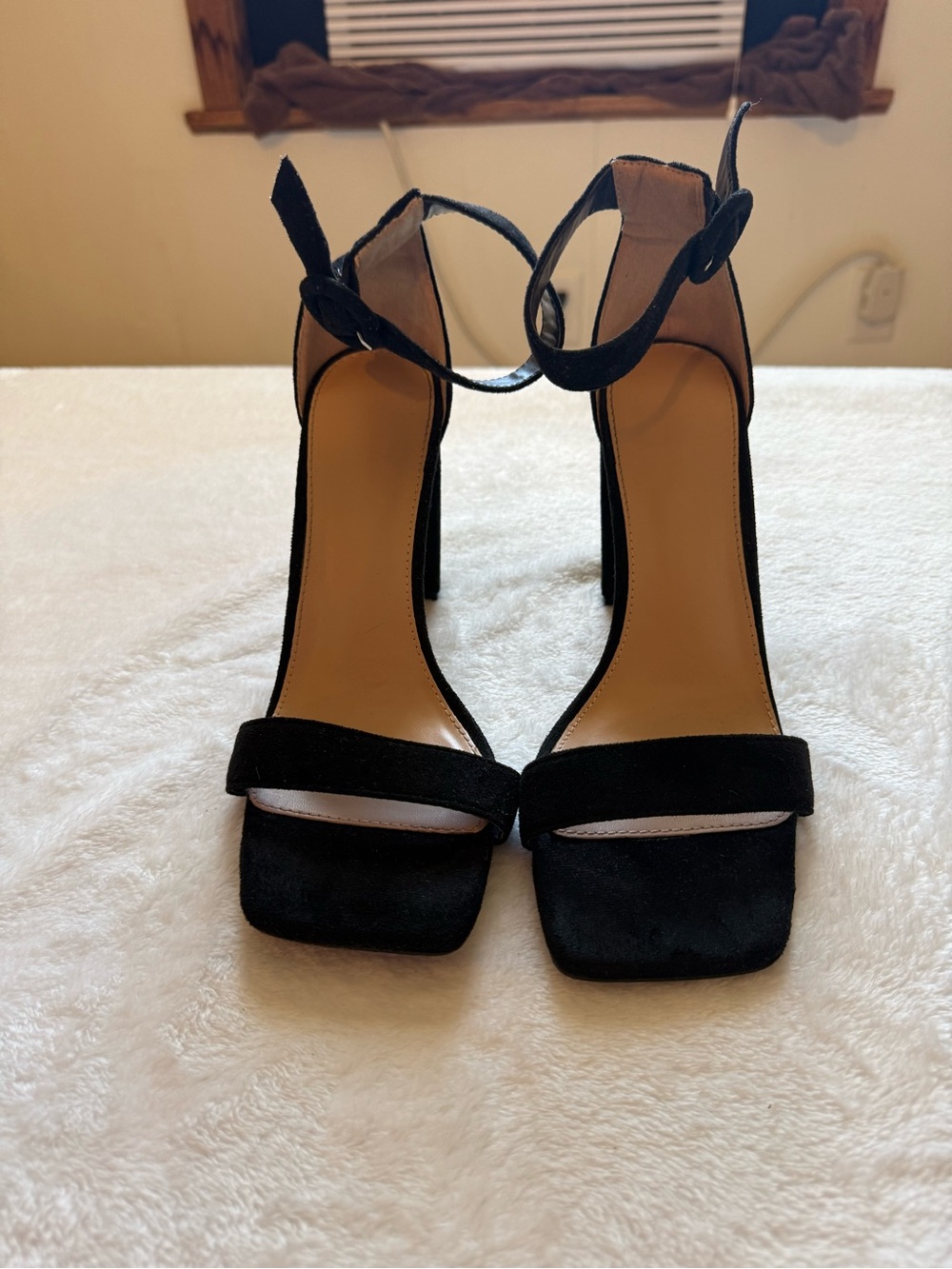 Source Unknown Black Suede Ankle-Strap High Heel Sandals